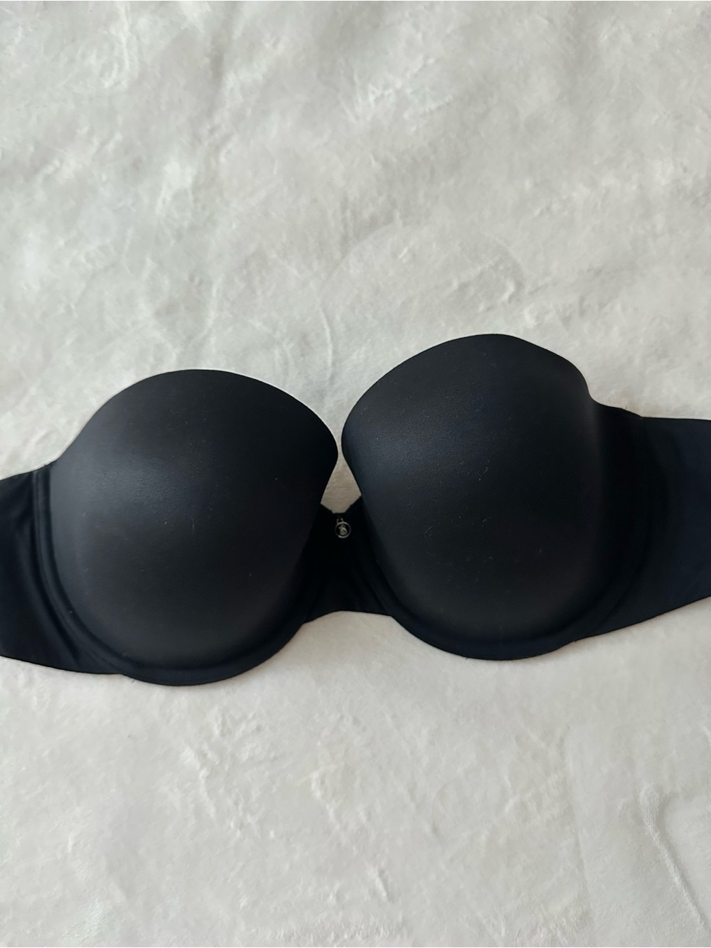VS lined strapless bra